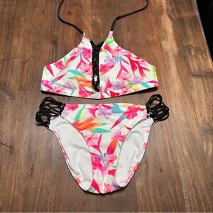 Victoria’s Secret bikini